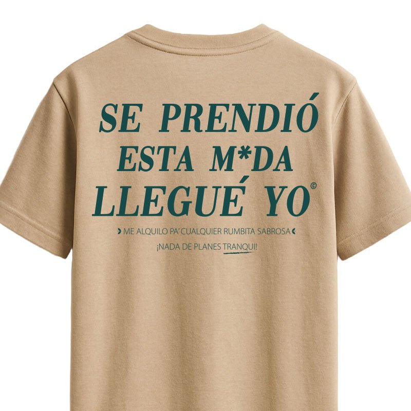 CAMISETA UNISEX 'SE PRENDIÓ ESTA M*DA' - ALGODÓN PEINADO PREMIUM - Rustiko