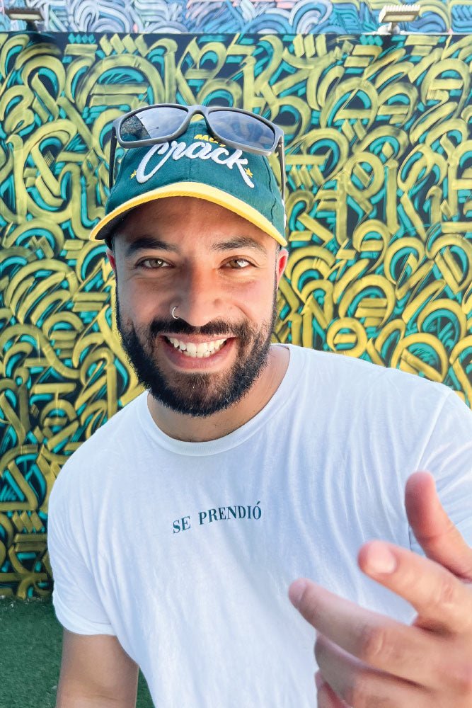 Camiseta Unisex 'Se Prendió Esta M*da' - Algodón peinado Premium - Rustiko