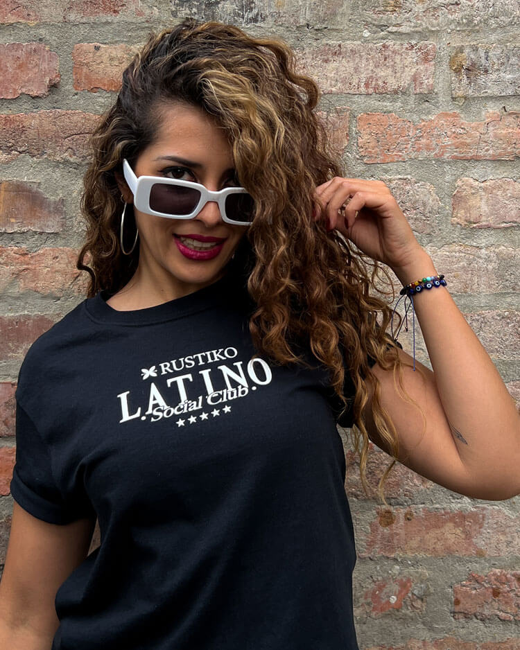 Latino Social Club "Relieve" | Camiseta Algodón Peinado Premium Unisex - Rustiko