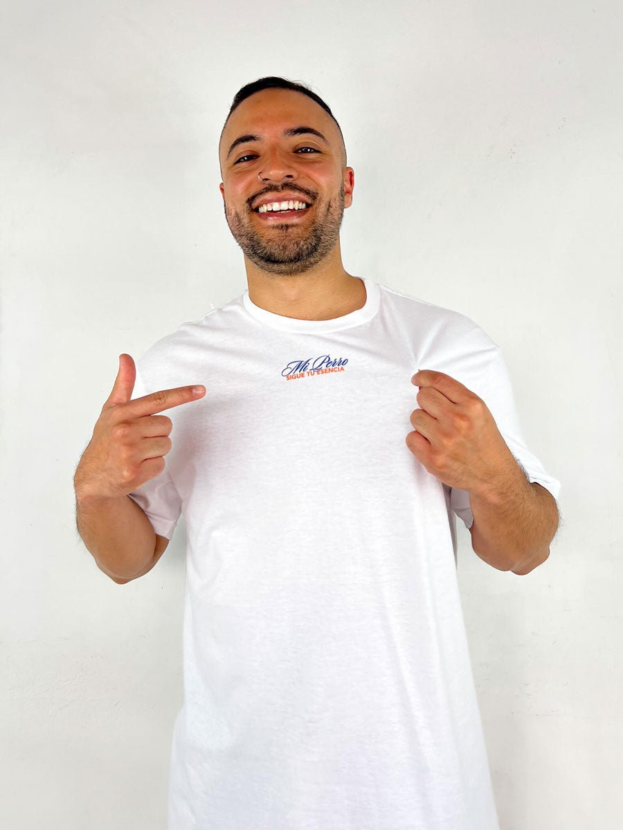 Mi perro Sigue tu esencia | Camiseta Unisex - Rustiko