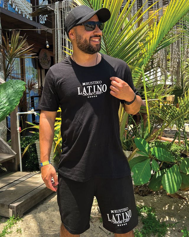 PREVENTA Latino Social Club en Relieve | Camiseta Algodón Peinado Premium Unisex - Rustiko