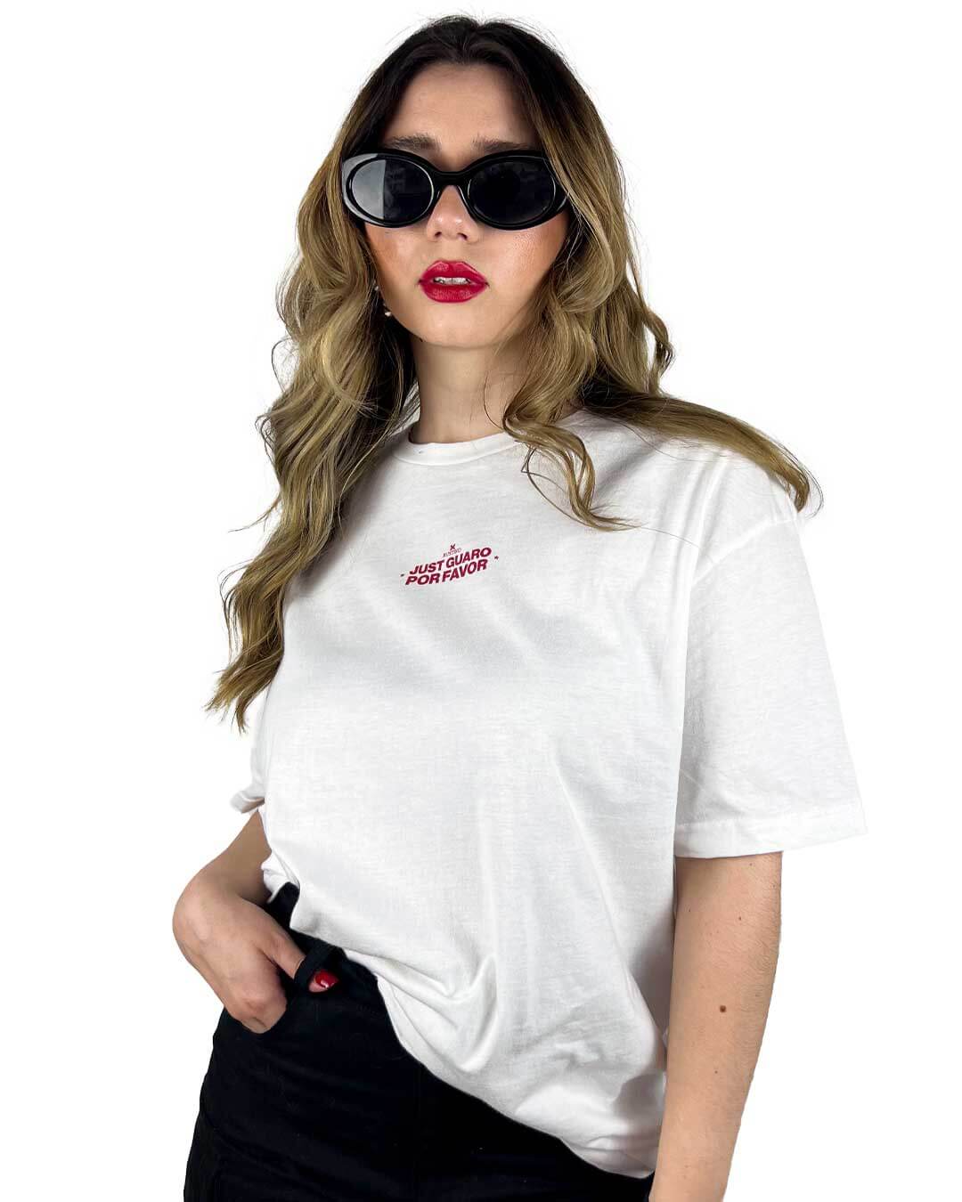 Solo buenas vibras y dos guaros por favor | Camiseta unisex color blanco - Rustiko