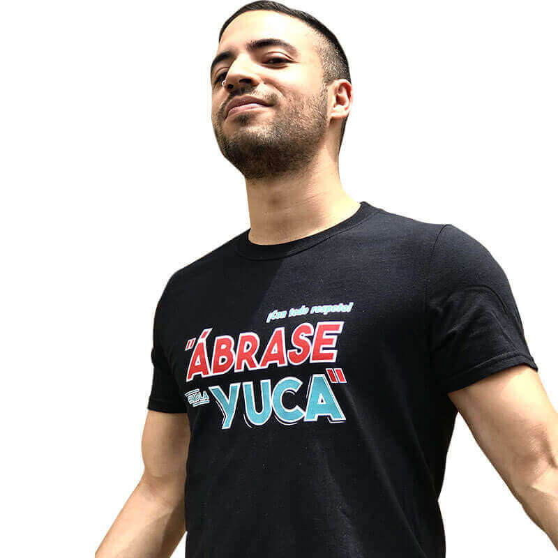 Camiseta Ábrase como la yuca Negra 😉 - Rustiko