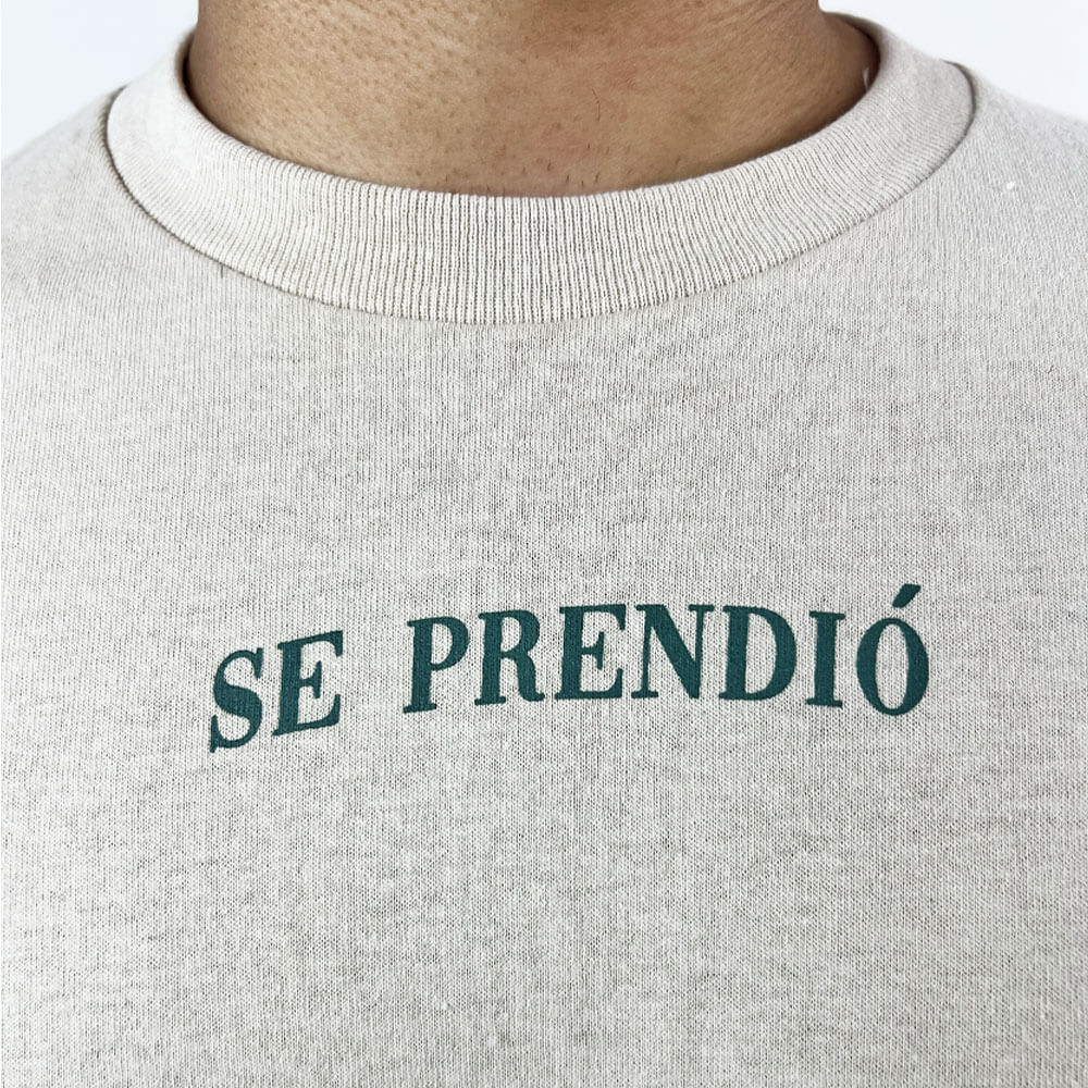 😏 Se prendió esta M*da | Camiseta beige unisex - Rustiko