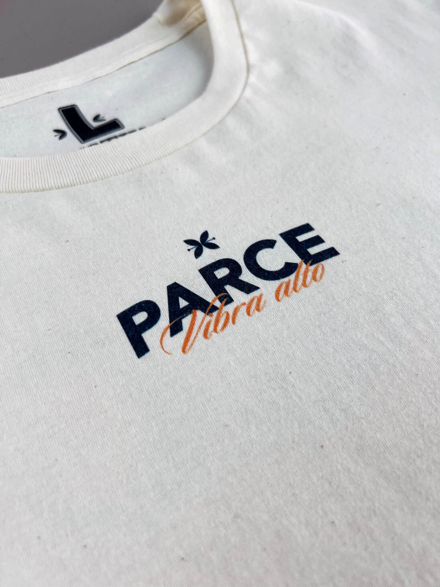 Parce Vibra alto | Camiseta Unisex - Rustiko